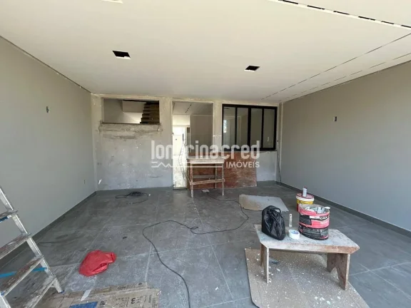 Imagem Sobrado moderno no Cond. Morada das Flores com 3 dormitórios (1 suíte), 2 vagas, 143m² construídos em terreno de 128m². Entrega prevista para dezembro.