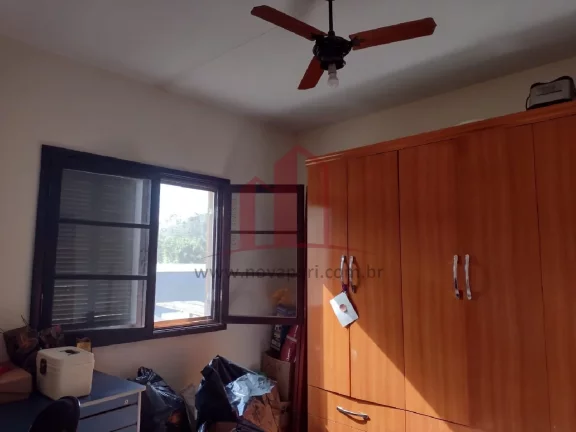 Imagem Casa à venda em Caieiras-SP, no Jardim Monte Alegre: 3 quartos, 1 suíte, 2 salas, 2 banheiros, 2 vagas de garagem e 99m². Confira!