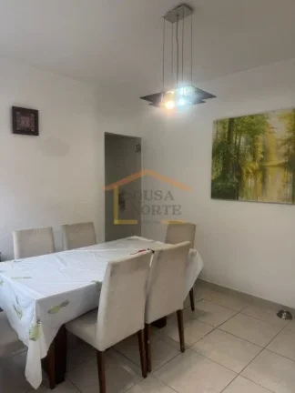 Imagem Sobrado com 2 dormitórios, sendo 1 suíte, sala, banheiros, copa, cozinha, lavanderia, terraço, qu...