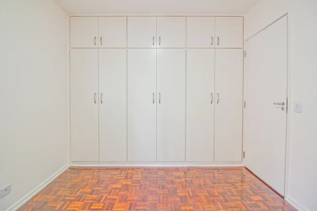 Imagem Apartamento Reformado 97M², 2Q, 1 Suíte, 2 Banheiros, 1 Vaga, Playground, Salão de Festas.
