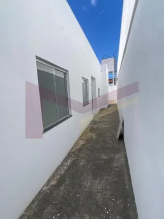 Imagem Casa 2/4 na Conceicao