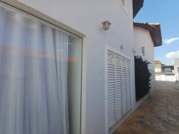 Imagem Sobrado para venda em Jardim Barão com 4 quartos, sendo 4 suítes, 327m2