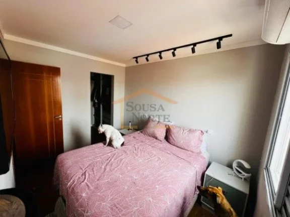 Imagem Casa em condomínio com 2 dormitórios, sendo 1 com closet, sala integrada à cozinha americana, esc...