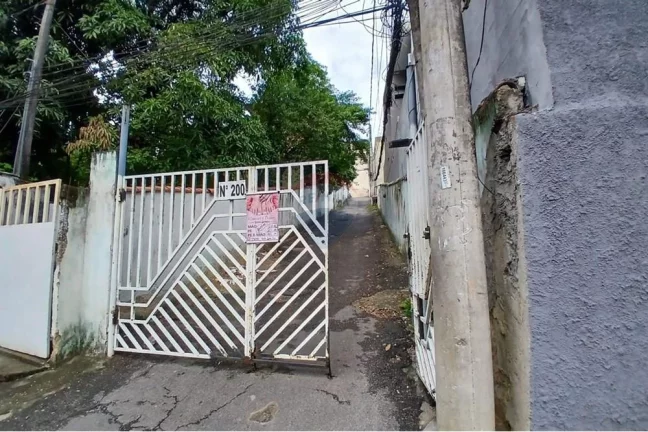 Imagem Casa para alugar com 2 quartos em Vila Valqueire